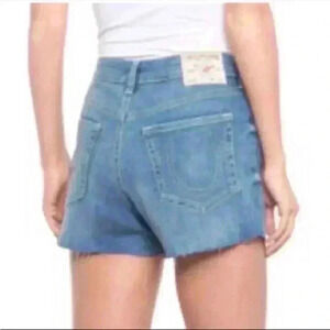True Religion Maisie Raw-Hem Jean Shorts in Medium Wash Size 29 NWT